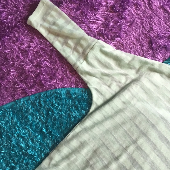 Sheer long-sleeve mint green top - Picture 3 of 7